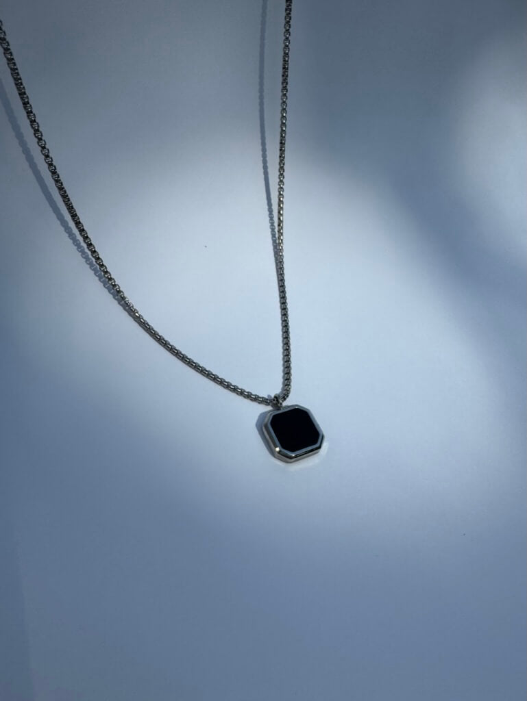Collar inteligente para hombres de la marca soci. 